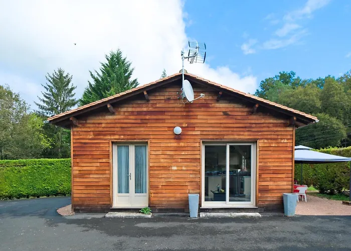 Avec Piscine Privee 度假居